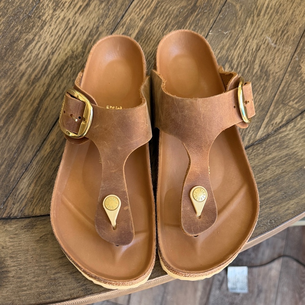 Birkenstock Gizeh Women’s size 39 cognac oiled leather.
